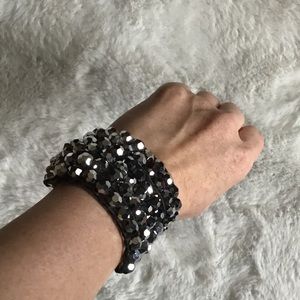 Beaded pull-tie bracelet